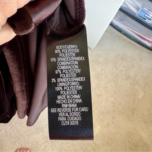 Vintage SANDRA DARREN Velvet V-Neck Fit And Flare 3/4 Sleeve Dress—SZ. 10 - Picture 11 of 12